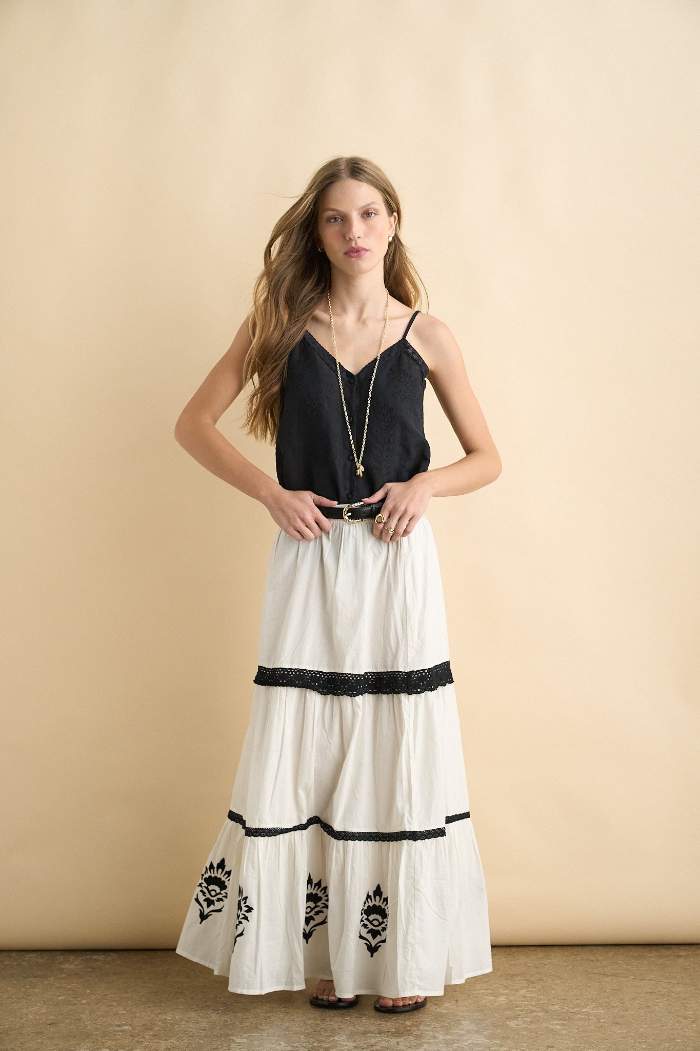 Victoria top black